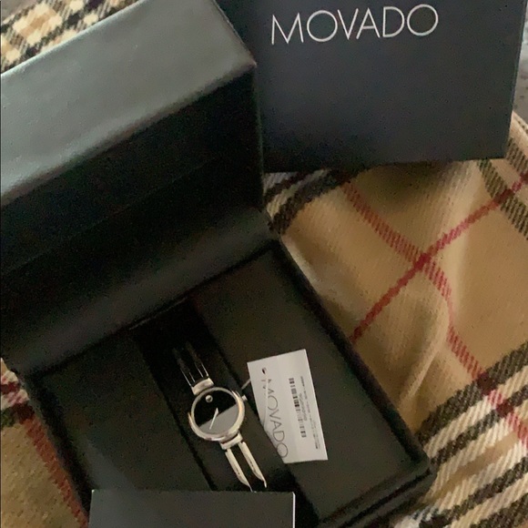 Watch - Picture 2 of 3